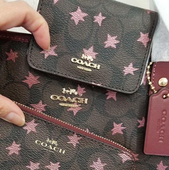 🚫SOLD🚫NWT COACH 3 PC SET IN STAR PRINT - Picture 4 of 8